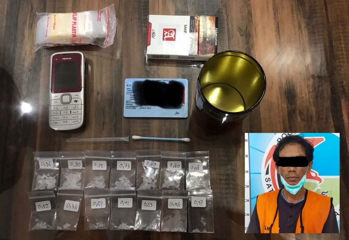 Kolase barang bukti dan pelaku pengedar sabu yang diamankan polisi.