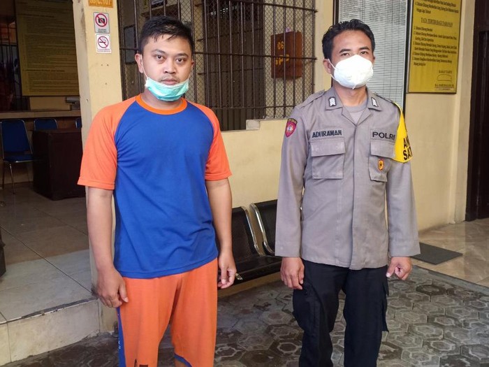 Doni Deadi Subaktiar (kiri) perawat RSUD Jombang yang dilaporkan atas kasus persetubuhan.