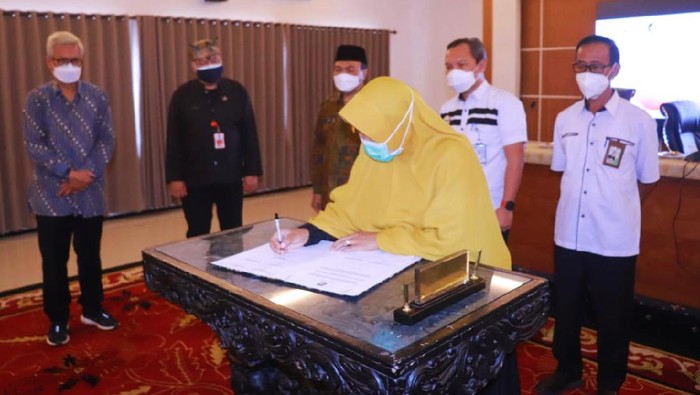 Kabupaten Banyuwangi dipilih dan ditetapkan oleh Kemenkes sebagai pilot project (Proyek Percobaan) penerapa pencegahan dan pengendalian penyakit hipertensi.