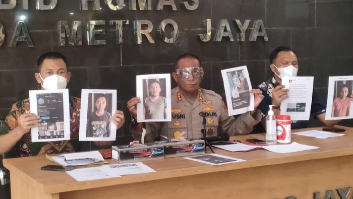 Kabid Humas Polda Metro Jaya Kombes Yusri Yunus saat menggelar pres release penipuan penjualan tabung oksigen di medsos.