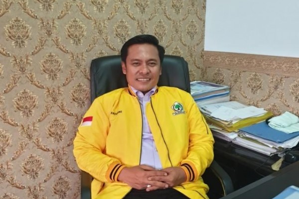 Ketua DPD Golkar Surabaya, Arif Fathoni .