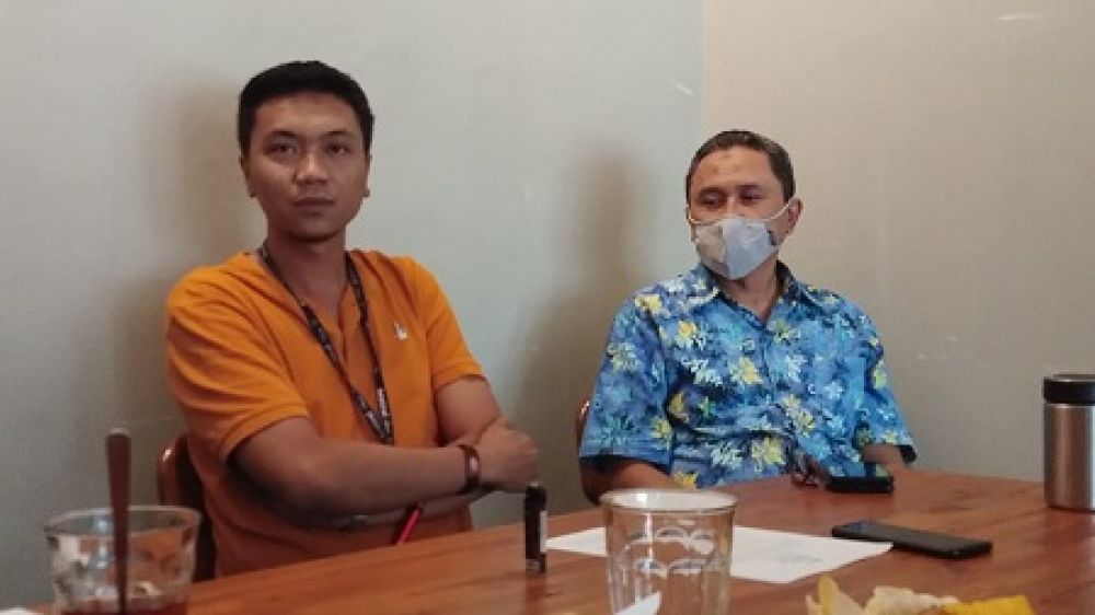 PT. Versailles Indomitra Utama melapor ke Polrestabes Surabaya setelah menerima cek kosong dari PT. Darmi Bersaudara Tbk. SP