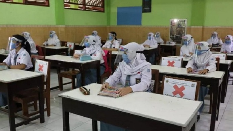 Berdasarkan laporan Kepala Cabang Dinas Pendidikan se-Jatim untuk SMA/SMK SLB di Jatim aman dari klaster COVID-19 sekolah. SP/IST