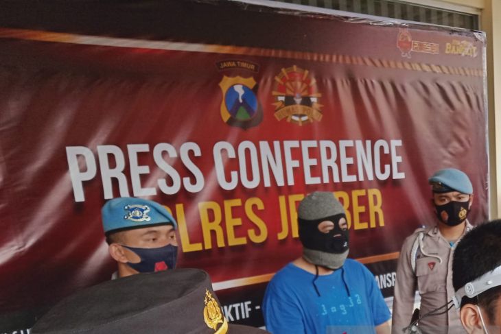 RH, Dosen Unej yang melakukan aksi cabul kepada anak di bawah umur. 