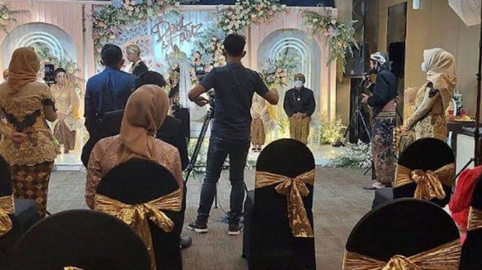 Hajatan pernikahan yang digelar di salah satu hotel di Kediri dibubarkan satgas.