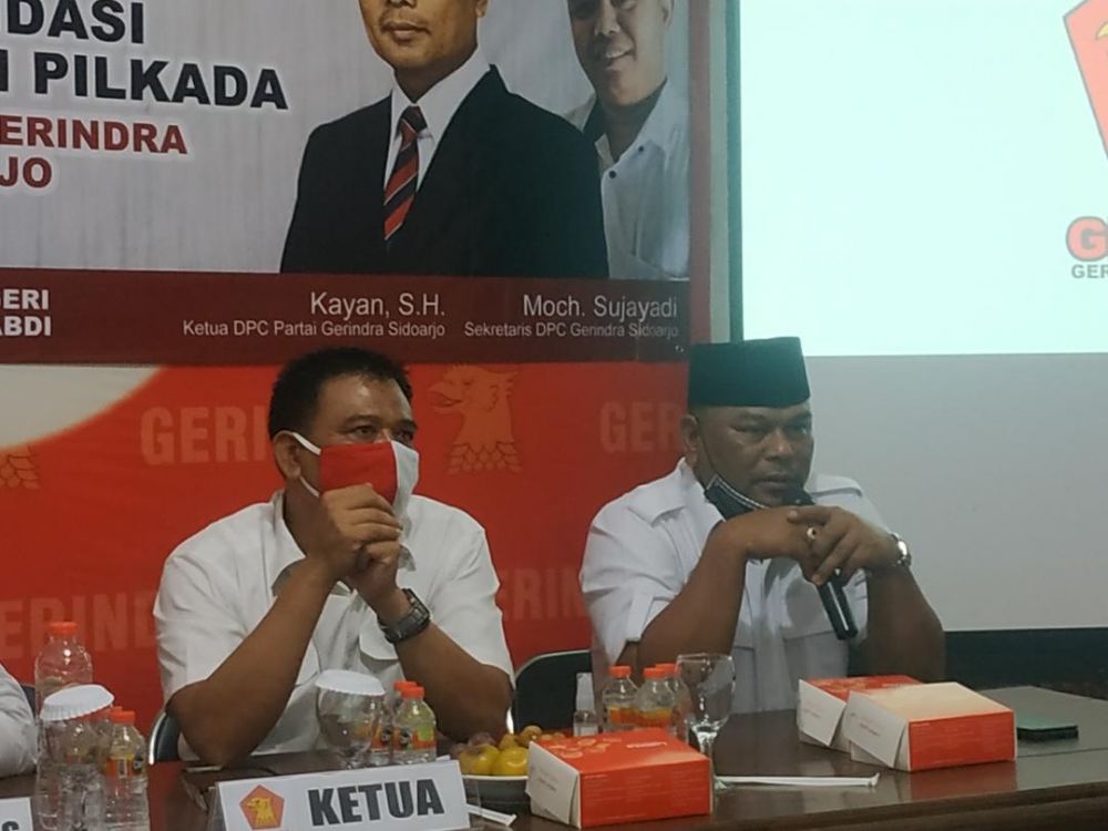 Anggota DPR RI H Rahmat Muhajirin (kanan) saat memimpin konsolidasi internal Partai Gerindra