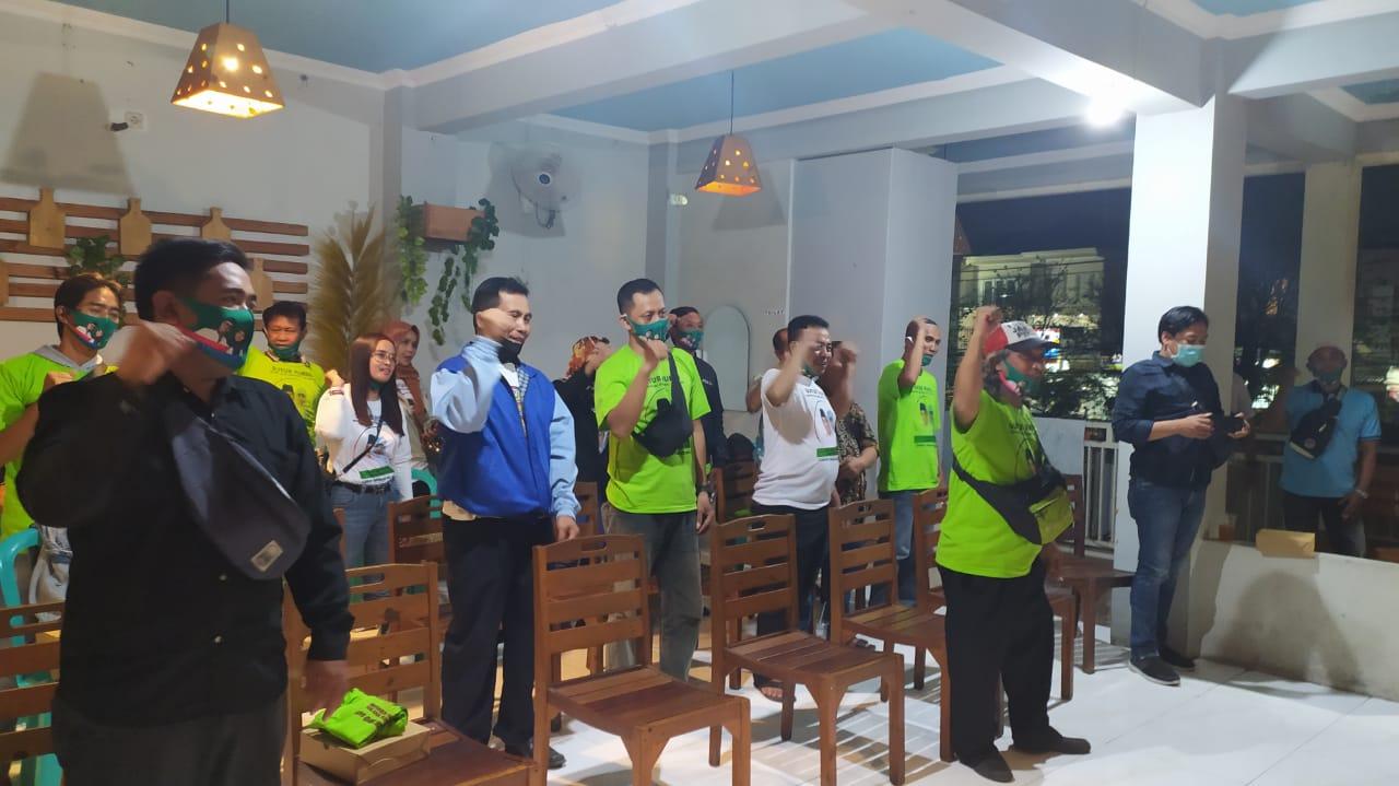 Relawan sandal jepit deklarasi menangkan Kelana-Dwi Astutik