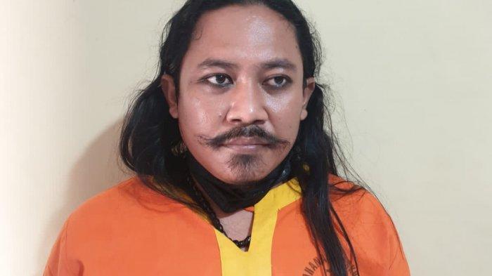 Subekan, pelaku pencabulan saat diamankan polisi