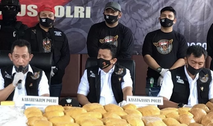 Ferdy Sambo sebagai Kasatgassus Polri saat memamerkan hasil tangkapan narkotika seberat 821 kilogram pada tahun 2020 lalu. Saat itu Ferdy Sambo masih berpangkat Brigjen.