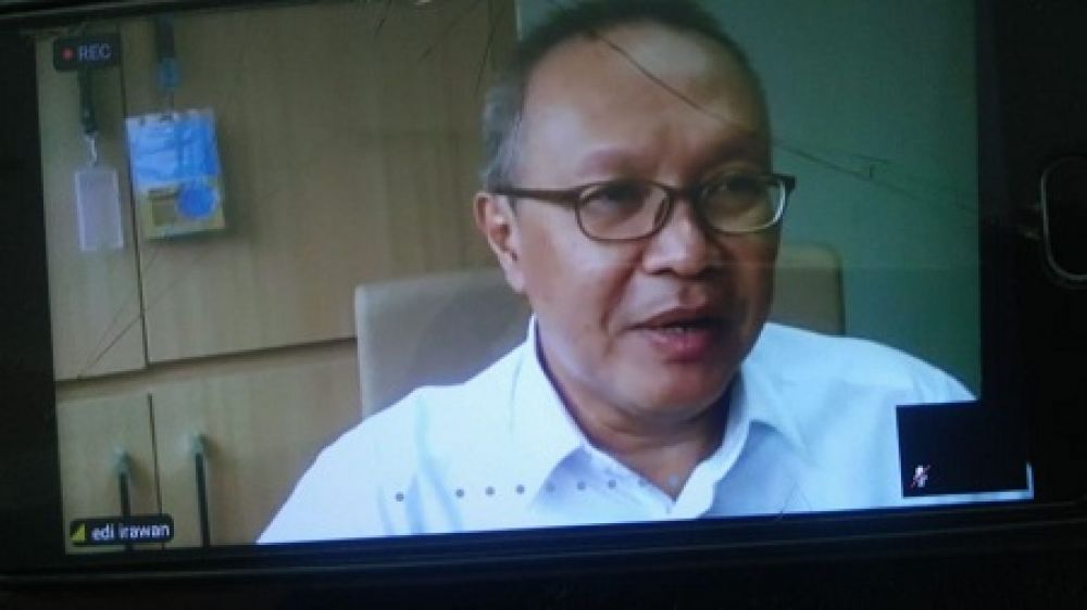  Edi Irawan mewakili Kemendikbud dalam diskusi during. SP/ Dudung