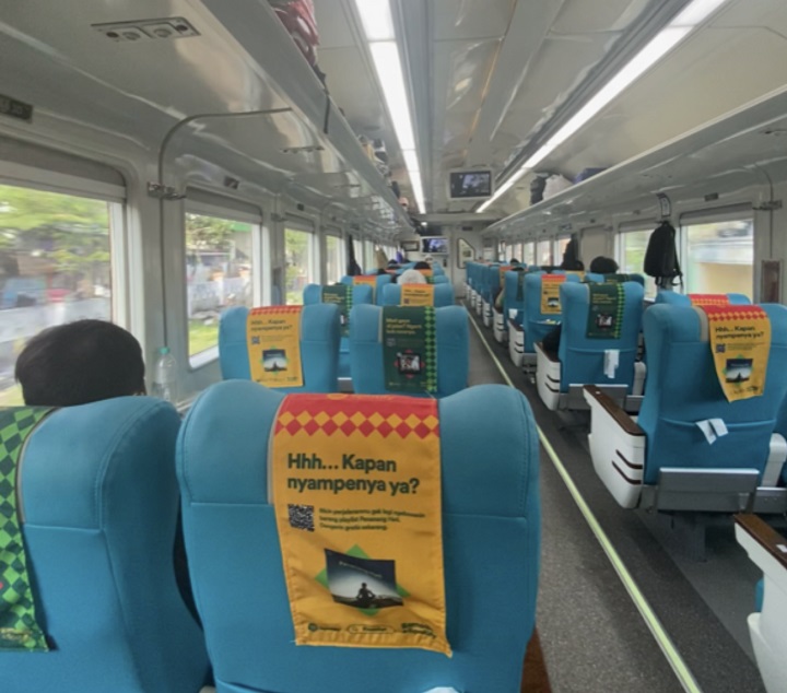 Suasana kereta api Sembrani Tambahan di dalam gerbong yang berangkat dari Stasiun Pasar Turi, pada Jumat (28/4/2023) lalu, yang saya tumpangi. SP/Raditya khadaffi