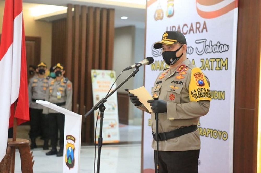 Kapolda Jatim Irjen Pol Dr. Mohammad Fadil Imran, M.Si saat memipin sertijab jajaran Polda Jatim dan Kapolrestabes Surabaya yang baru di Mapolda Jatim, Selasa (2/6). SP/nt