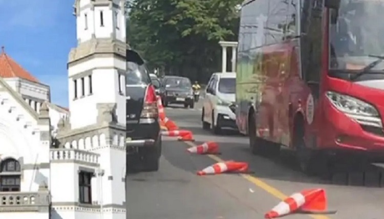 Penampakan traffic cone di Semarang yang terlihat mleyot diduga akibat kepanasa. SP/ SMR