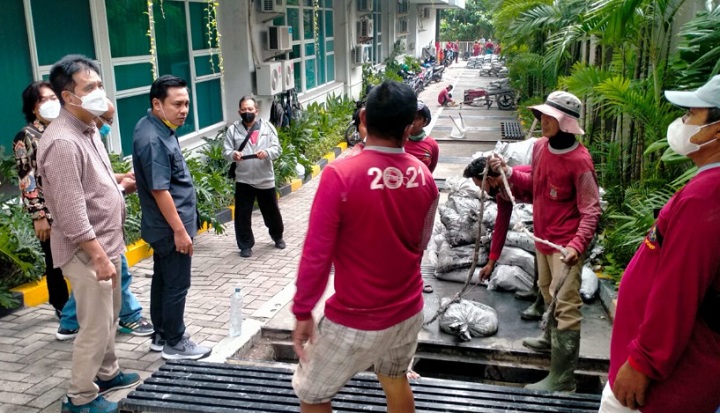 Anggota Komisi A DPRD Kota Surabaya saat sidak ke Trillium sepekan lalu.