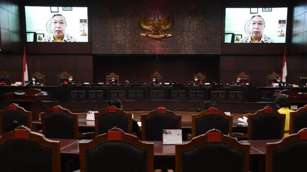 Koalisi Masyarakat Sipil menolak rencana DPR merevisi UU MK karena sarat muatan kepentingan.