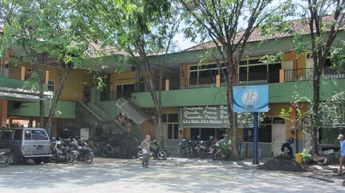 Gedung SMP Praja Mukti. SP/Al Qomar