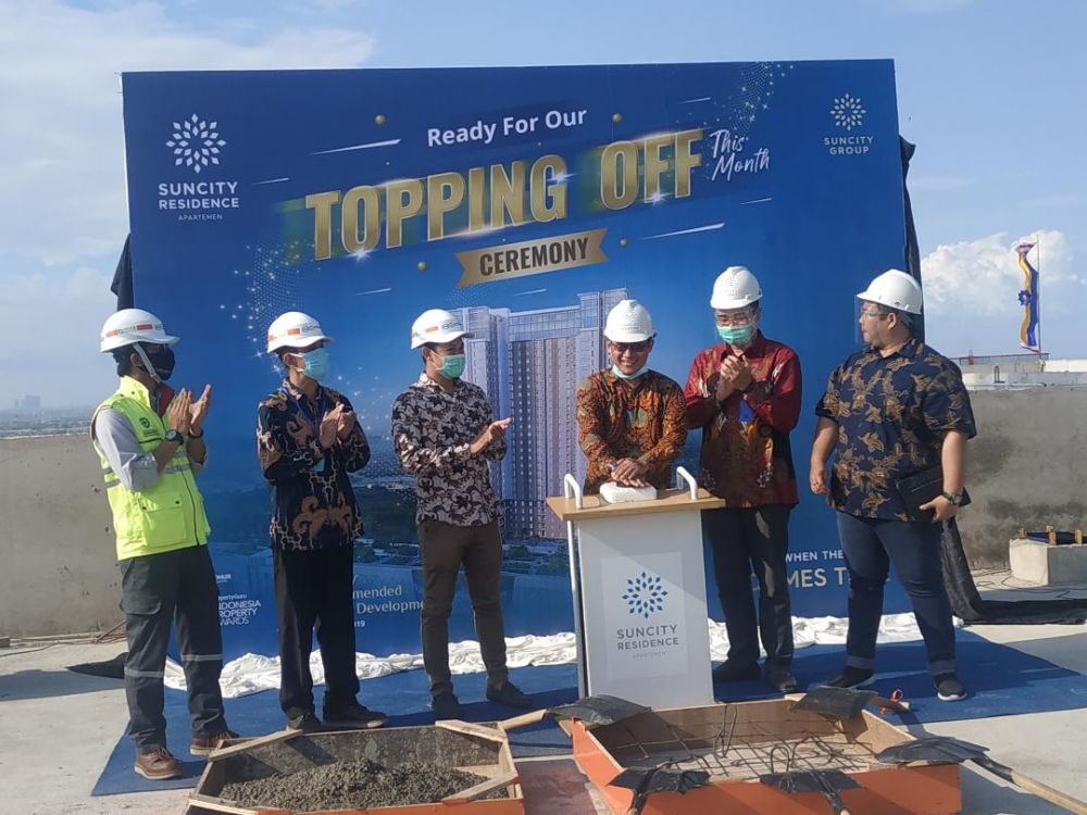 Pelaksanaan topping off Suncity Residence Apartemen
