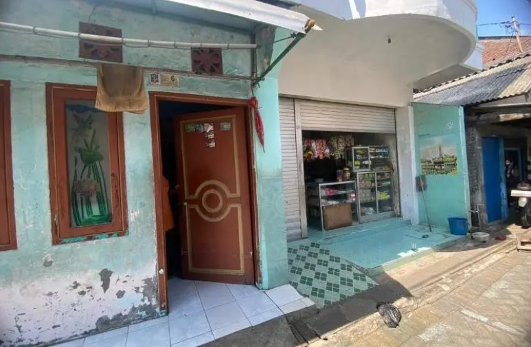 Lokasi rumah milik Yudho Ratmiko di daerah Sidorukun, Dupak, Krembangan Surabaya, Rabu (24/5/2023) digeledah tim Densus 88 Anti Teror Polri.