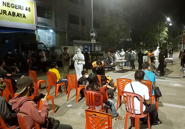 Tim Swab Hunter melakukan penindakan kepada pelanggar prokes