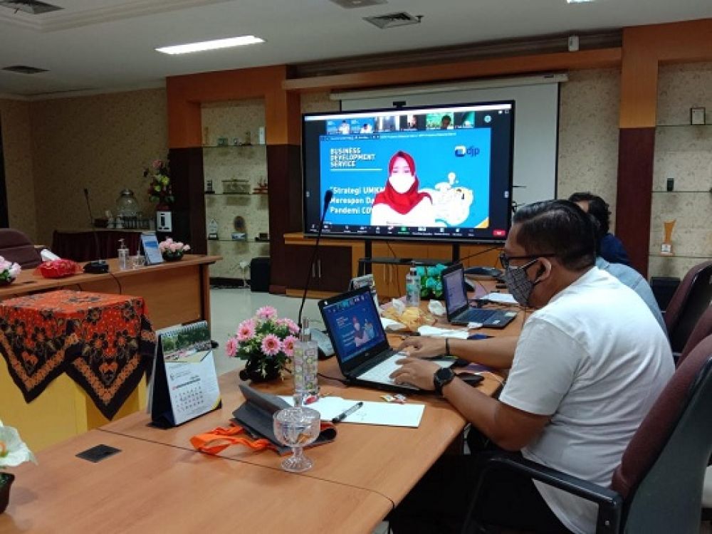 Acara Business Development Servive (BDS) dengan tema strategi UMKM Merespon Dampak Pandemi Covid-19 yang dilaksanakan secara daring, Selasa (22/9/2020). SP/SUGENG