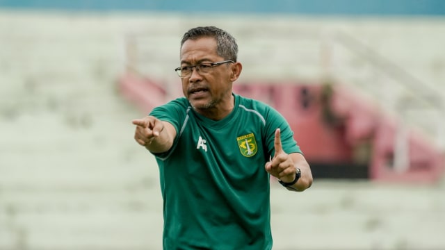 Pelatih Persebaya Aji Santoso. Foto: Persebaya.