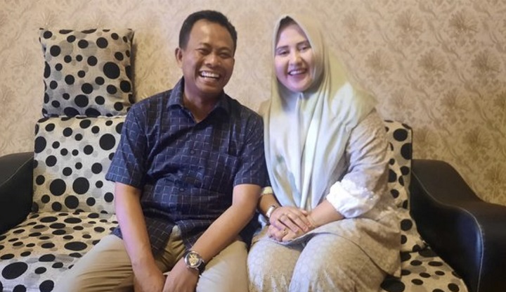Wakil Bupati Rohil, Sulaiman bersama istrinya Eka Rahmi.