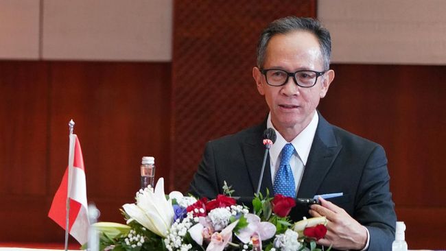 Ketua Dewan Komisioner OJK Mahendra Siregar.