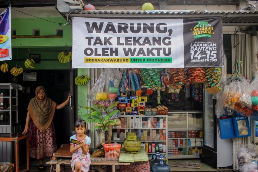 Illustrasi warung yang masih buka ditengah PSBB. SP. KD