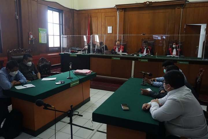 Sidang perkara Yayasan Sosial Budi Mulia Abadi, dengan agenda putusan di Pengadilan Negeri Surabaya. SP/Budi Mulyono