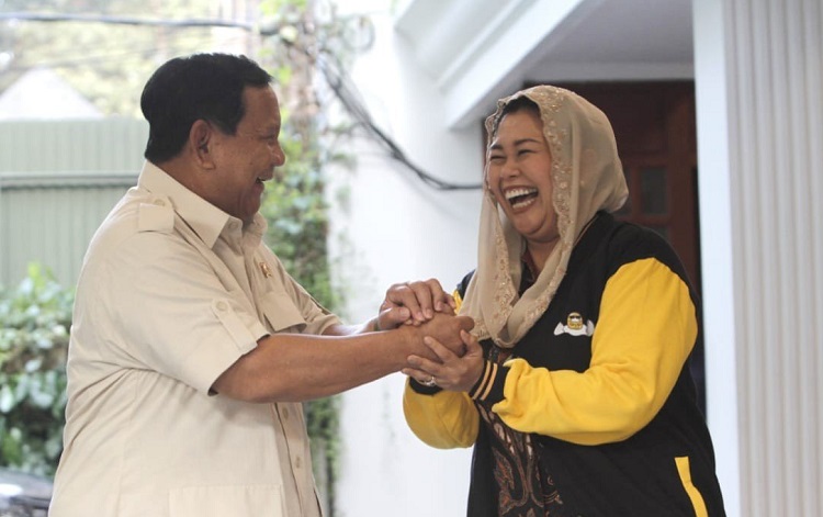 Prabowo Subianto bersama Yenny Wahid. SP/ JKT